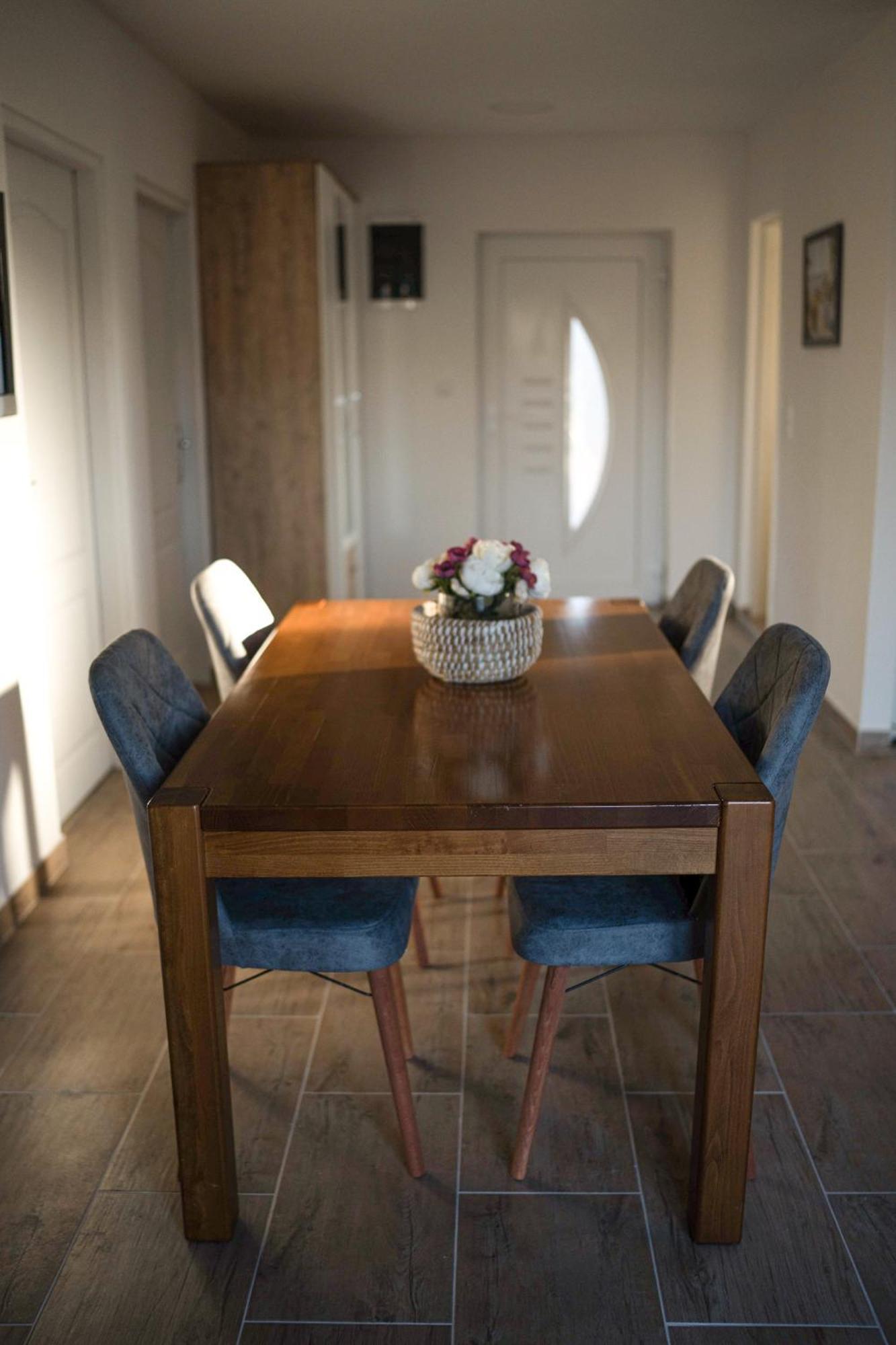 Apartmani Elegance Tuzla Room photo